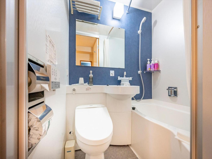 Bathroom 4, Nishitetsu Inn Tenjin, Fukuoka