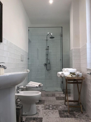 Bathroom 2, BnB Paolina, Siena