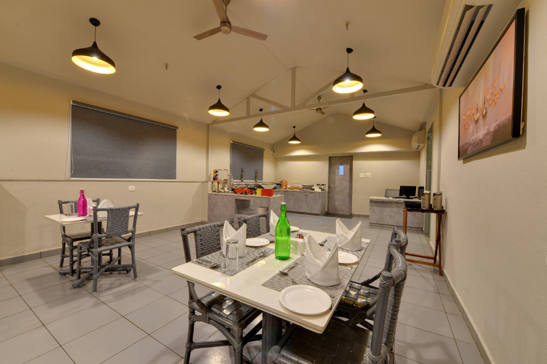 Food & Drinks 5, Iris Beacon Hotel , Rajkot
