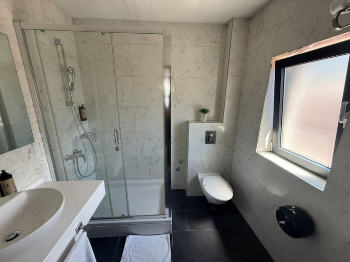 Bathroom, Hotel VIP, Sarajevo