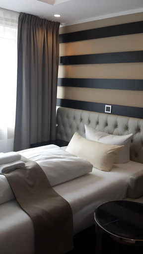 Bedroom 2, Skyline Hotel Frankfurt, Frankfurt am Main