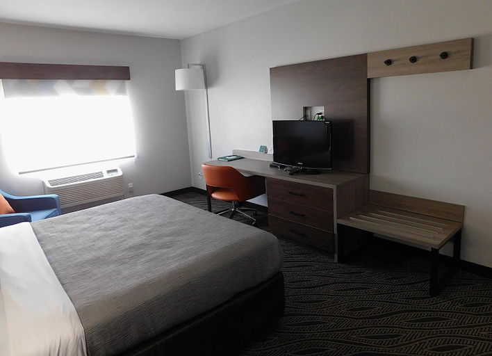 Bedroom 3, Quality Inn Pontiac, Livingston
