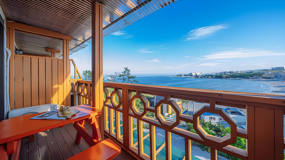 Others 3, Sky Pension, Pohang