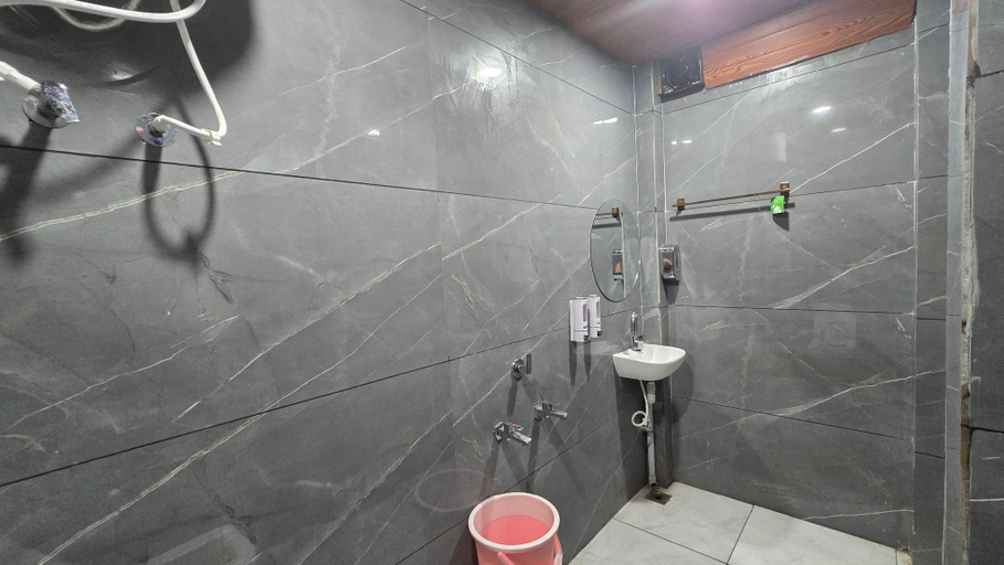 Bathroom 4, HOTEL MAHESHWARI GREEN 'S , Ujjain