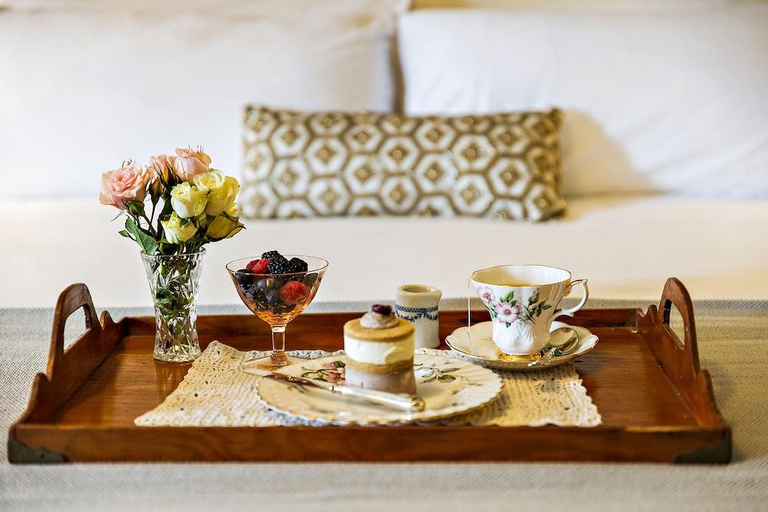Food & Drinks 5, McCully House Inn, Jackson