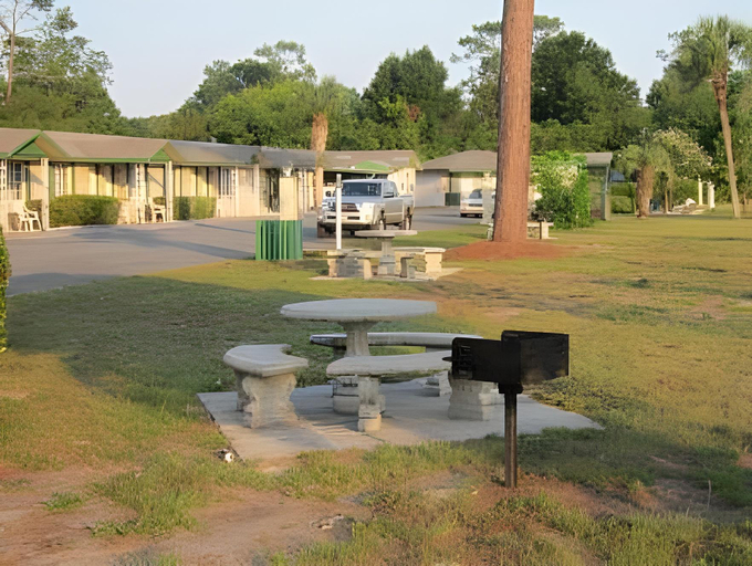 Others 5, High Springs Country Inn, Alachua
