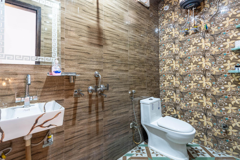 Bathroom 4, Homlee-Vintage 2BHK Apt Near Central Delhi, Delhi