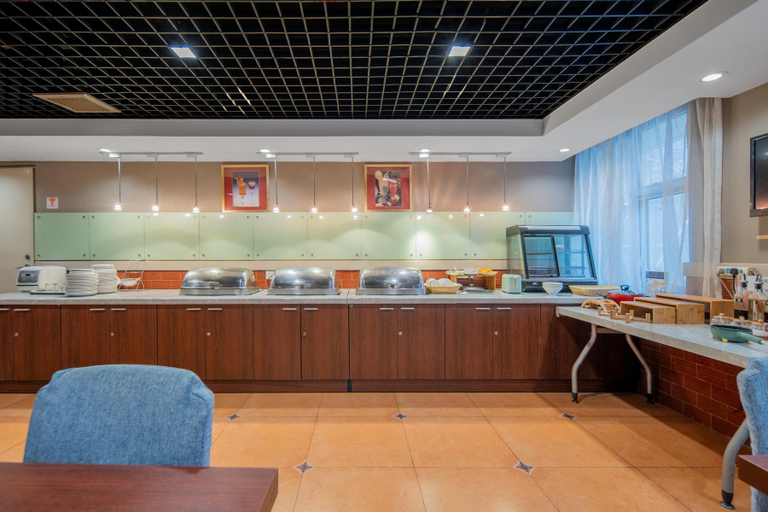 Food & Drinks 5, Home Inn Baoding Railway Station East Square Jianhua Street, Baoding