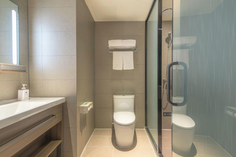 Bathroom 3, Hanting Hotel Nanning Renmin Road                                                          , Nanning