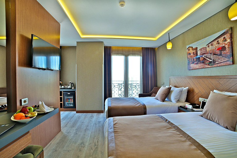 Bedroom 3, Corner Hotel, Fatih