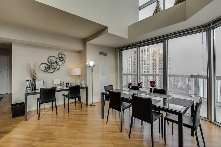 Food & Drinks, The Penthouse at Grand Plaza, Cook