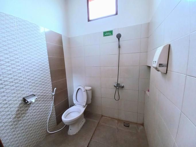 Bathroom 3, Homestay Jogja Malioboro by Simply Homy, Yogyakarta