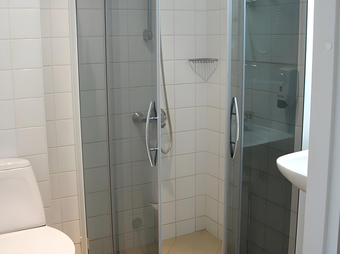 Bathroom 4, Oru Hub Hotel, Tallinn