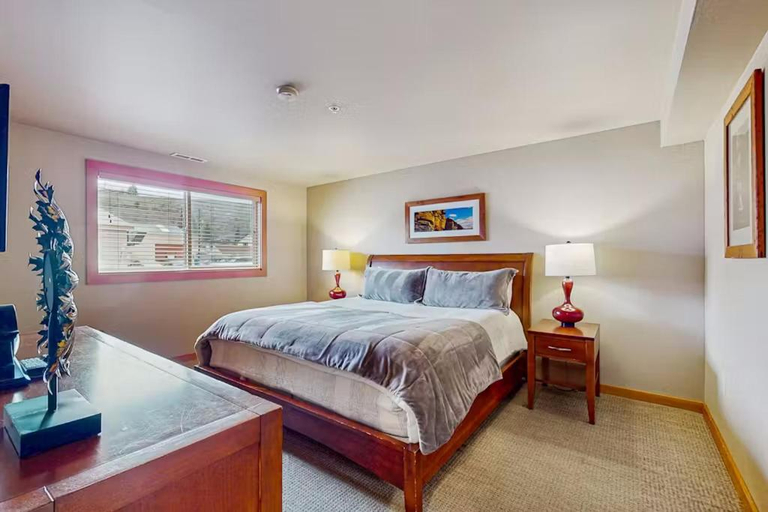 Bedroom 3, Driftin' Cabanas, Chelan