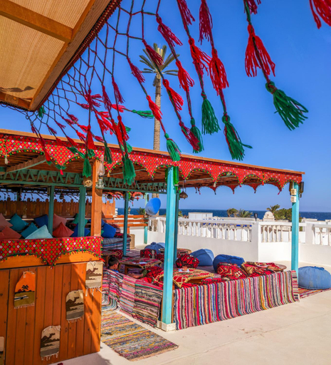 Others 5, Ghazala Oasis, Sant Katrin
