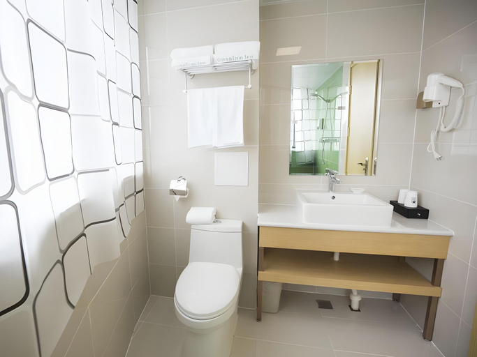 Bathroom 5, GreenTree Inn Tangshan Yuhua Road, Tangshan