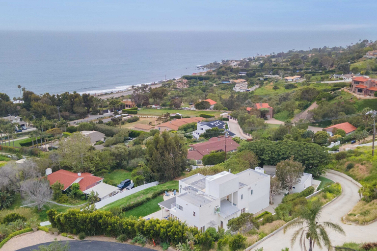 Exterior & Views 2, Stardust by Avantstay Views, Hot Tub, Pool Table, Los Angeles