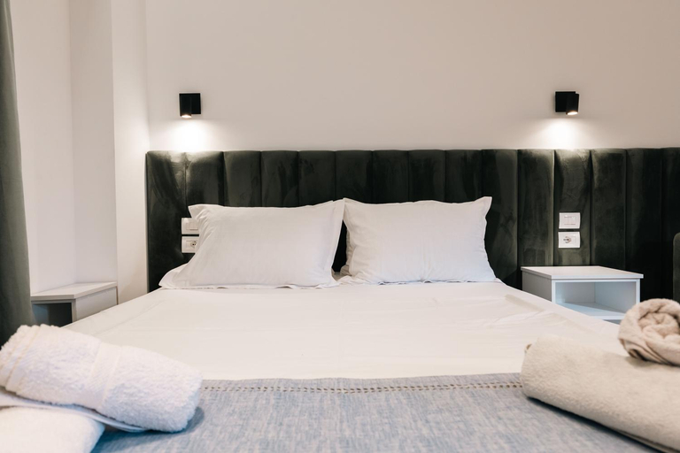 4, Hotel Zogaj, Sarandës