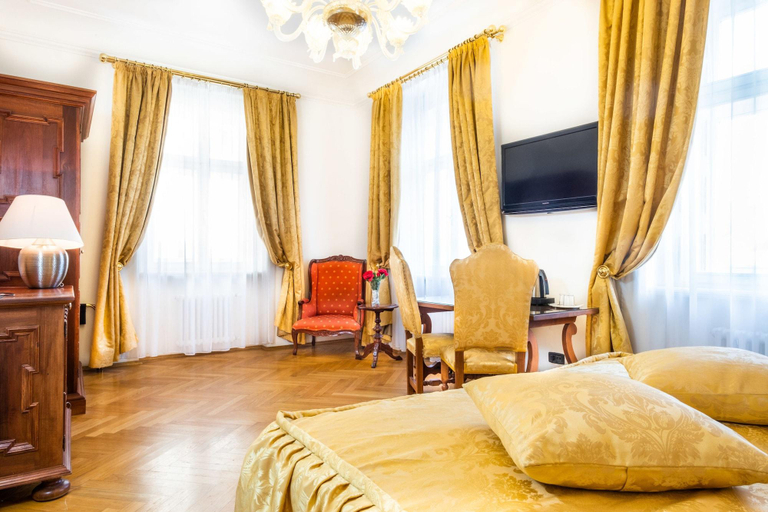 Bedroom 3, Charles Bridge Palace, Praha 1
