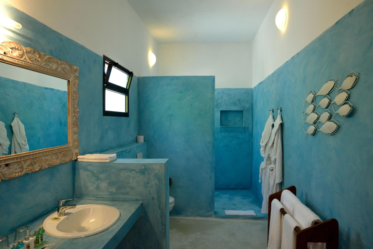 Bathroom 4, Konokono Beach Resort, Kati