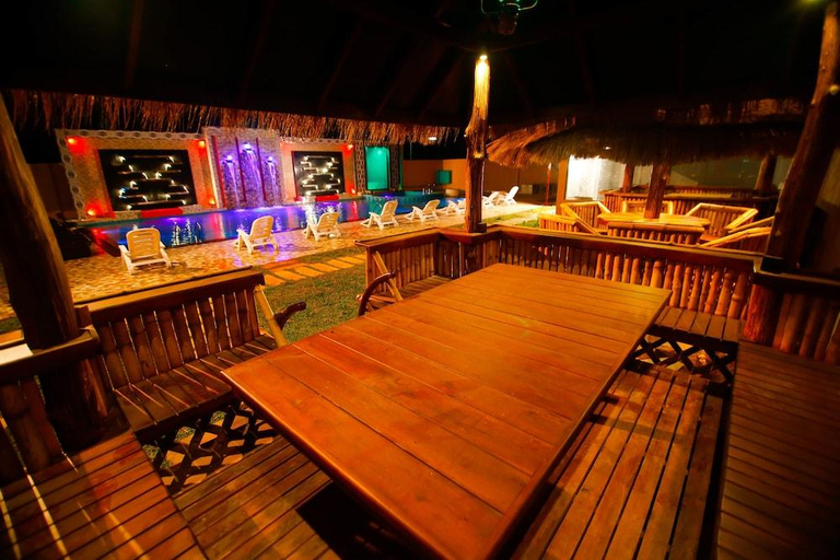 Food & Drinks 5, White House Hotel, N. Palatha East