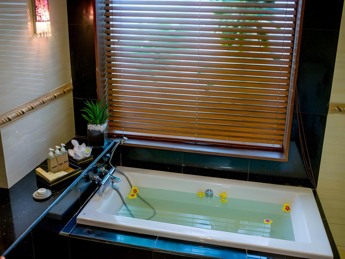 Bathroom, Thurizza by Ruby Dragon, Naypyitaw