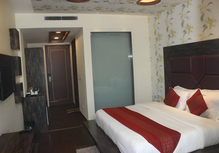 Bedroom 1, SS International, Chamba