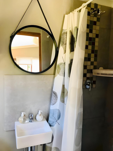 Bathroom 2, The Boshoff Garden Cottage, eThekwini