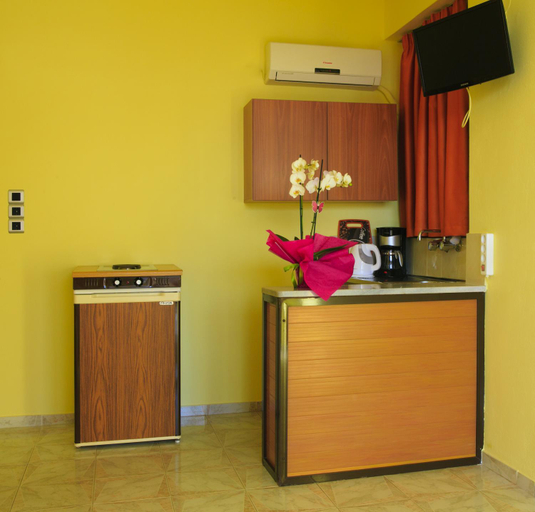 Others 4, Stroubis Studios I, North Aegean