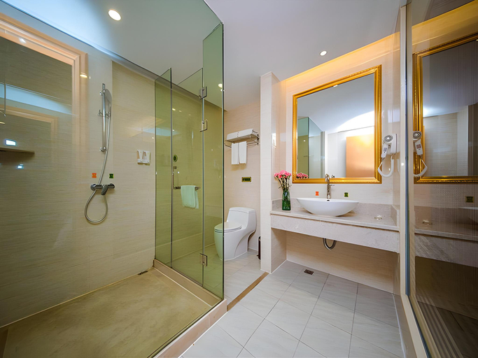 Bathroom, Vienna Hotel Hubei Xiantao Palace, Xiantao