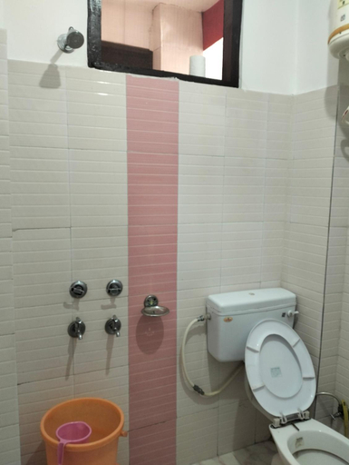 Bathroom 2, Aman Inn, Kangra
