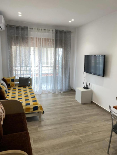 Others 3, Suit yourself apartment, Sarandës
