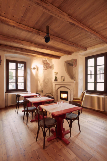 Others 1, Le Corti Dei Sassi, Sondrio
