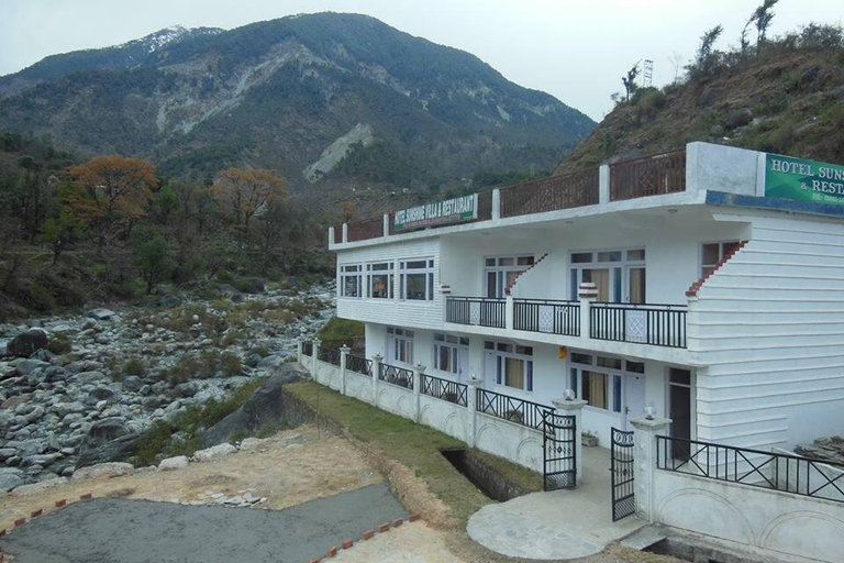 Exterior & Views