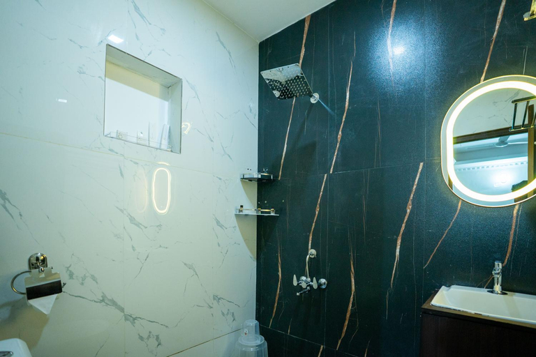 Bathroom 2, West Bay MARISOL, Thiruvananthapuram