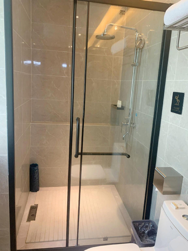 Bathroom 4, IU Hotel Zhanjiang Haibin Park Seaview Corridor, Zhanjiang