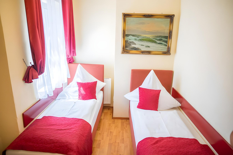 Bedroom 4, Hotel Ludwigs, Ostallgäu