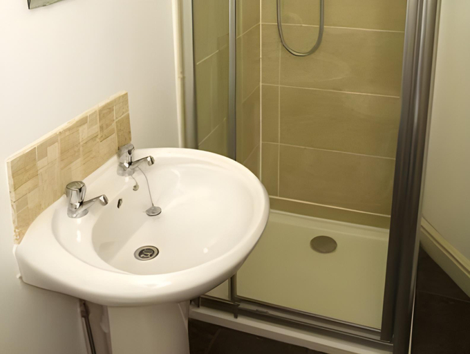 Bathroom 2, The Five Bells, Kent
