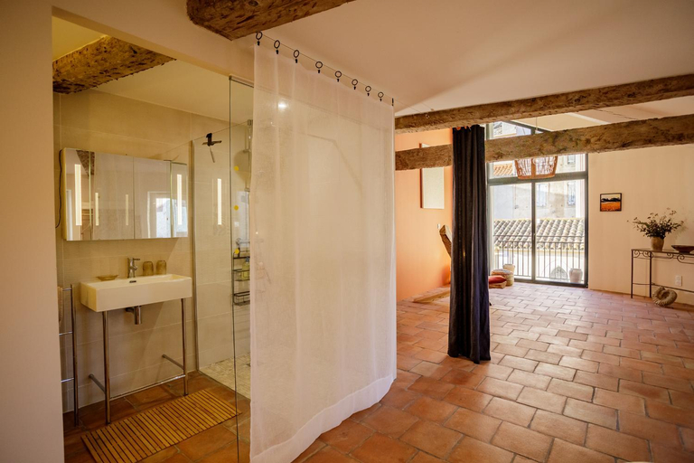 Bathroom, Ostal de la placette, Aude