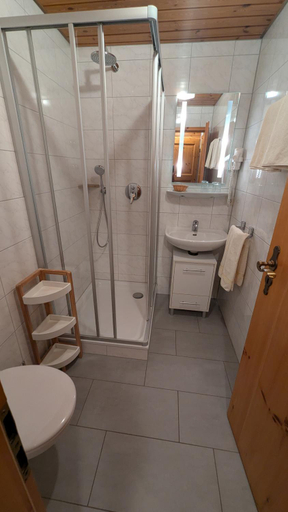 Bathroom 4, Gasthof Kussaburg, Waldshut