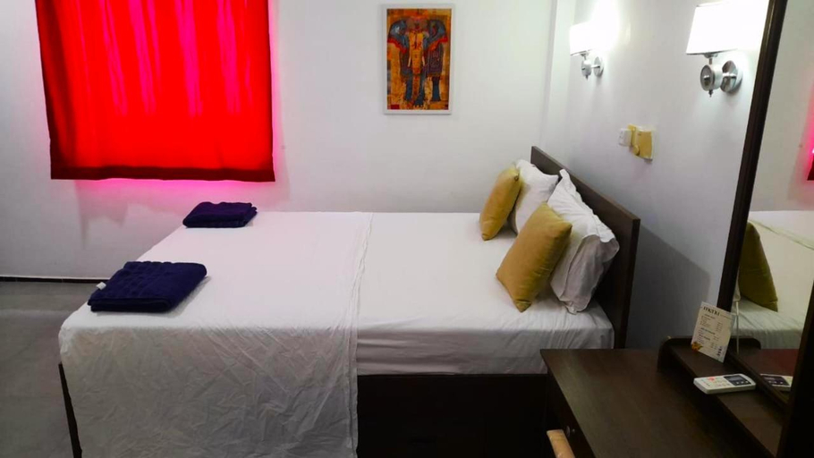 Bedroom 2, Seabreeze Hotel, Weligama