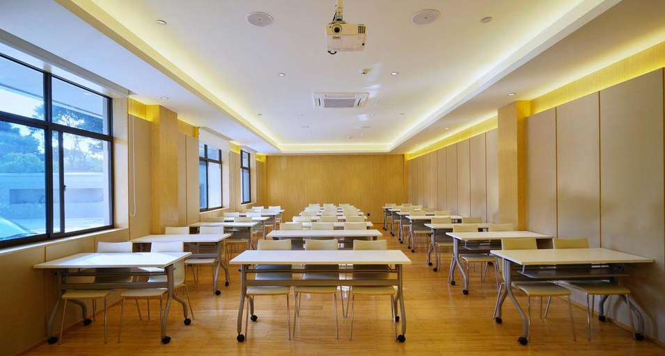 Business Facilities, Ji Hotel Wenshan, Wenshan Zhuang and Miao