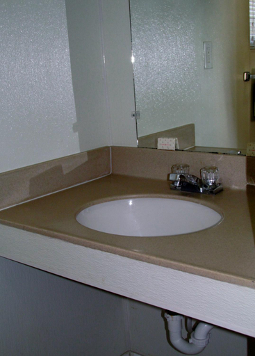 Bathroom 3, Country Inn Motel, Allen