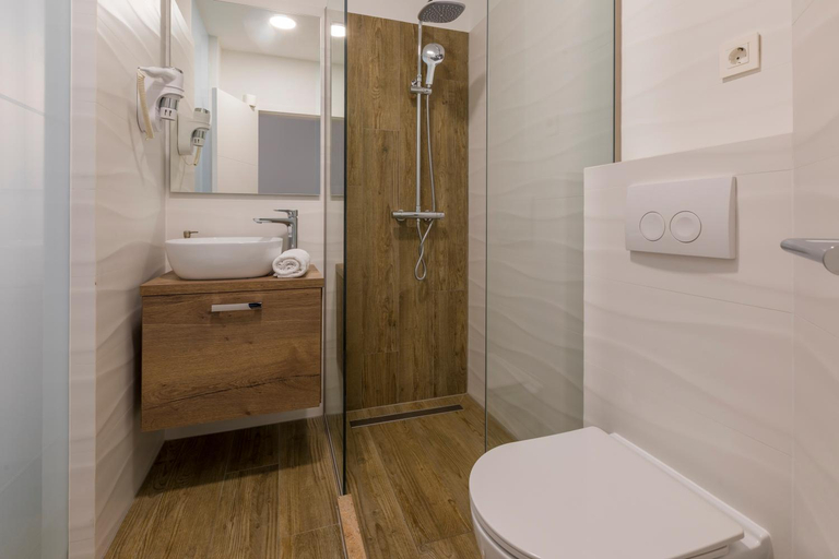 Bathroom 2, PALACE PAULINA C, Novi Vinodolski