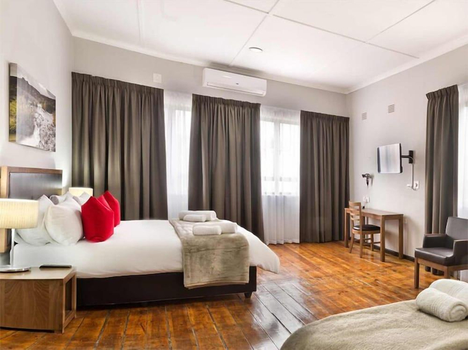 Bedroom 3, Clanwilliam Hotel, West Coast