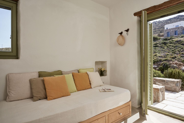 2, Spacious 6 bdrm Stone Villa with Pool, South Aegean