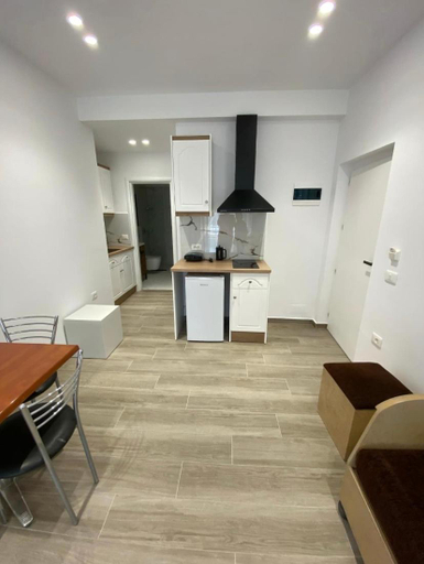 Others 4, Suit yourself apartment, Sarandës