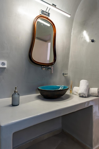 Bathroom 4, Argy's Luxury Caves, South Aegean