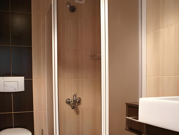 Bathroom 5, Kent Otel, Merkez