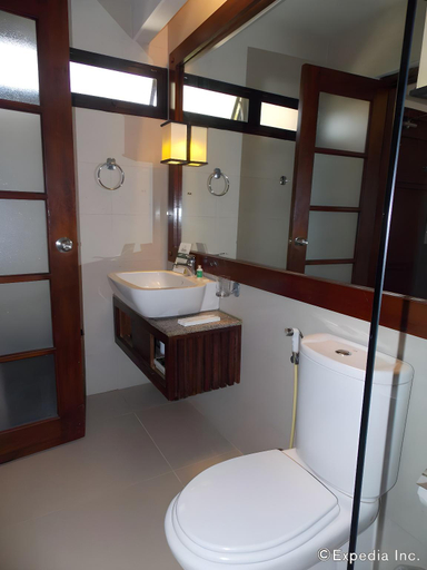 Bathroom 5, Sheridan Boutique Resort, Iloilo City